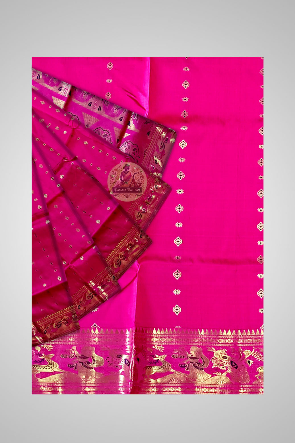 Buy Handloom Swarnachari Saree – Close-up view of golden zari work