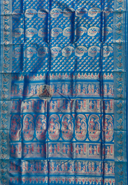 Close-up of pure golden zari mythology and temple motifs handwoven into Swarnachari silk saree pallu
