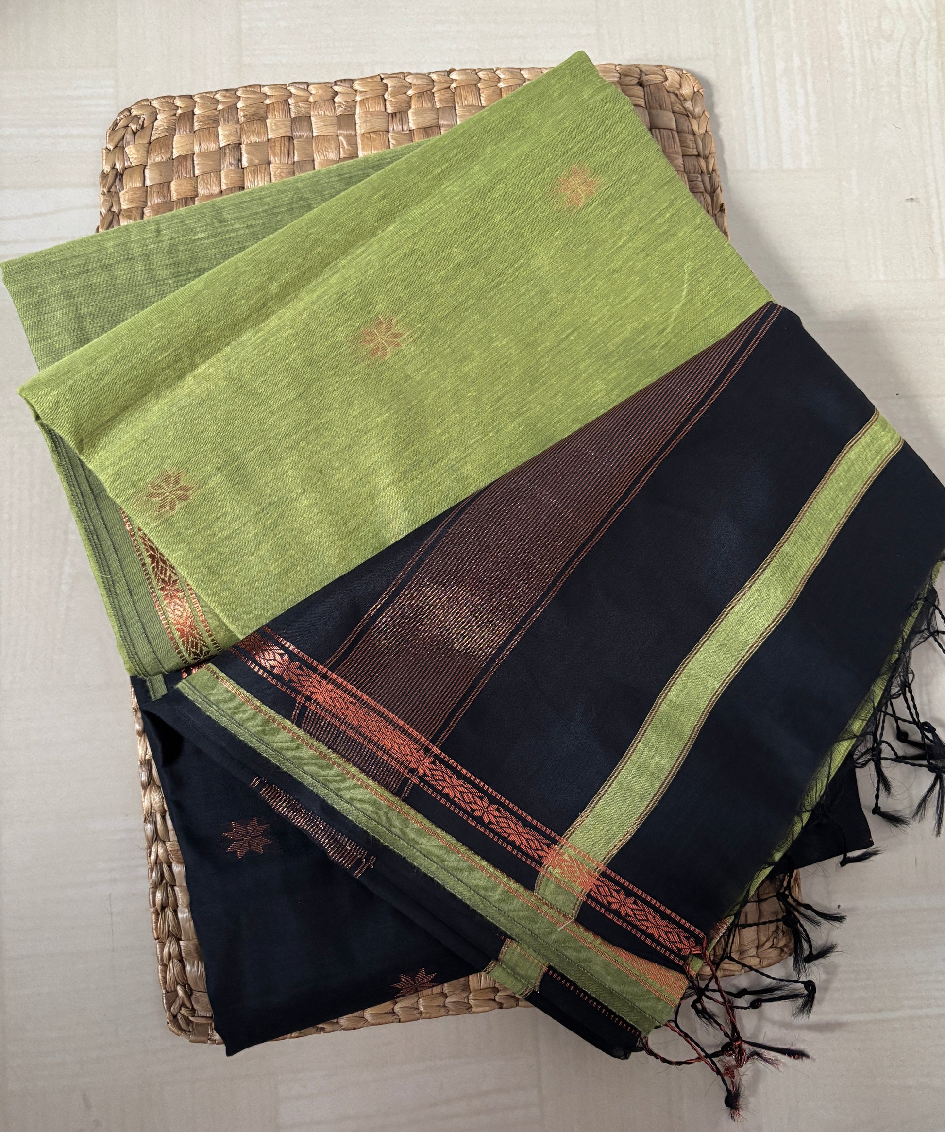 Buy Cotton Blend Saree online – Timeless Cotton Blend Saree side view