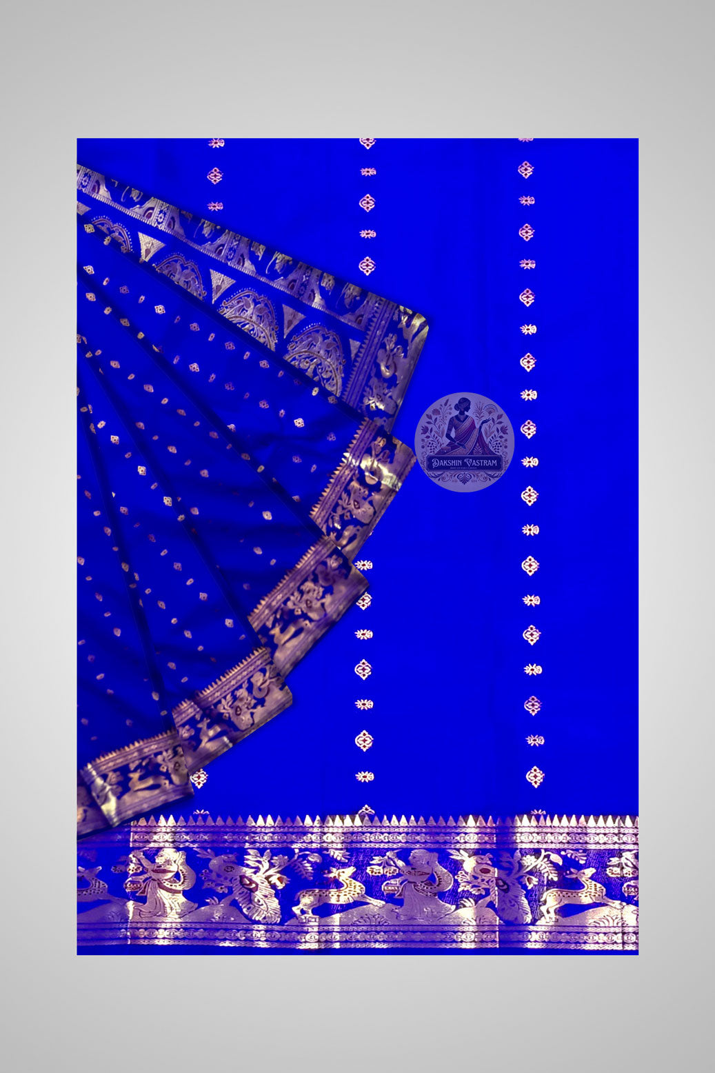 Shop Traditional Bengal Saree – Close-up of handwoven silk and zari texture