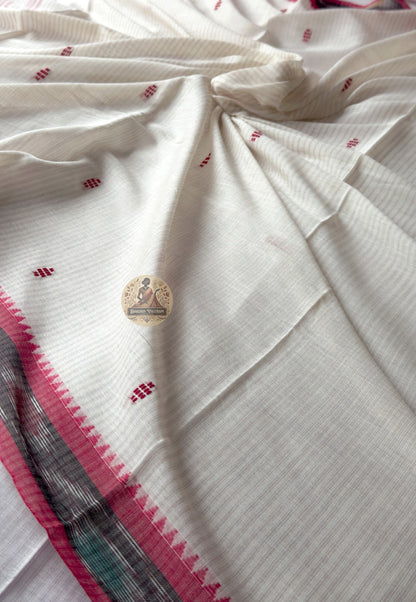 Styling detail showing cotton blouse paired with Bengali handloom pure cotton saree