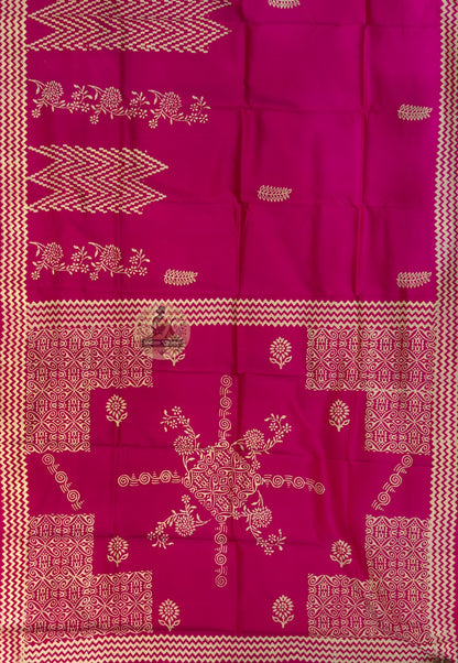 Close-up of handwoven Bishnupur Baluchari Silk Saree motif showing intricate terracotta-inspired temple figures and traditional Bengal weaving detail
