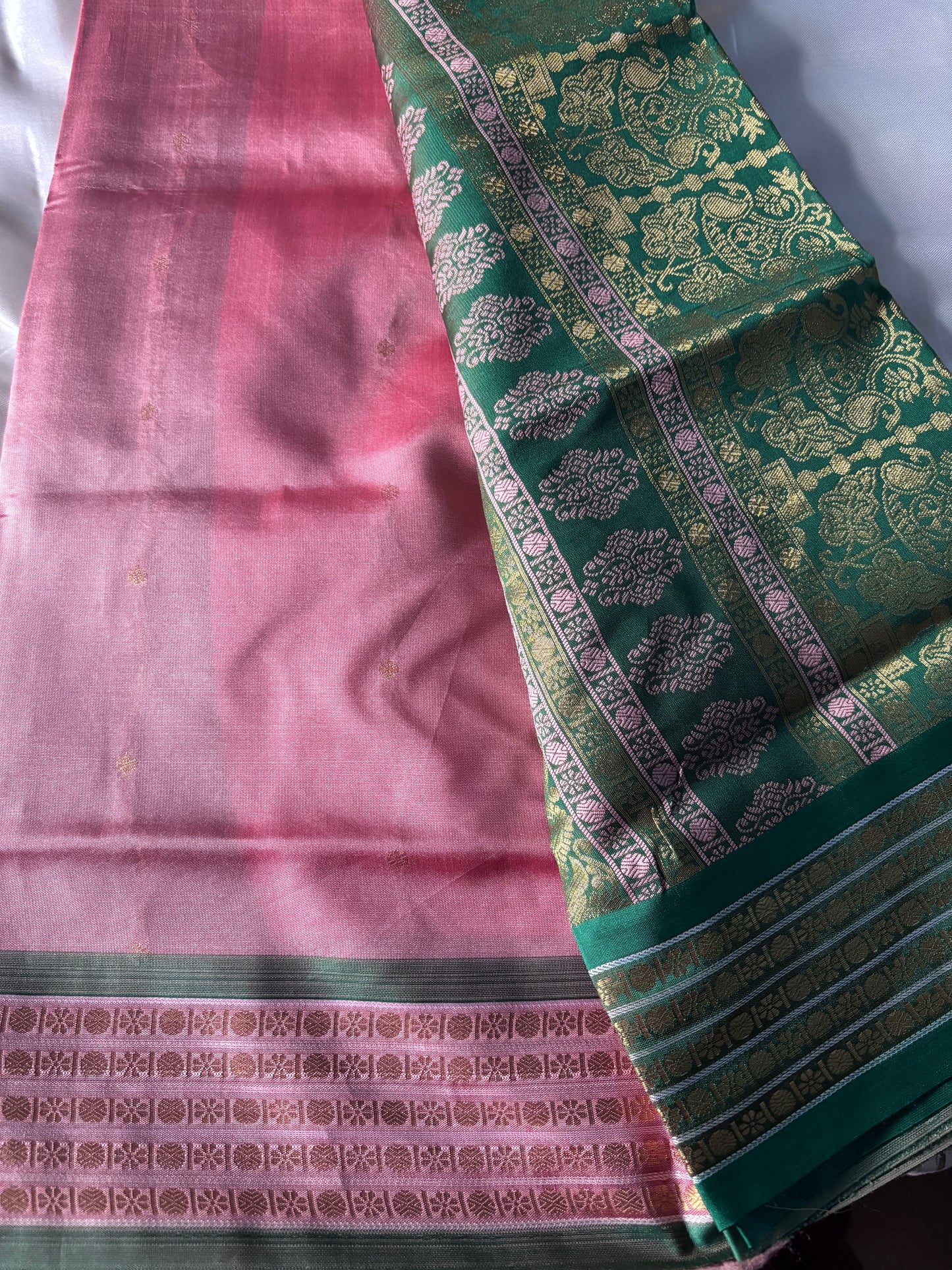Buy Semi Silk Saree – Matching blouse view with pallu coordination