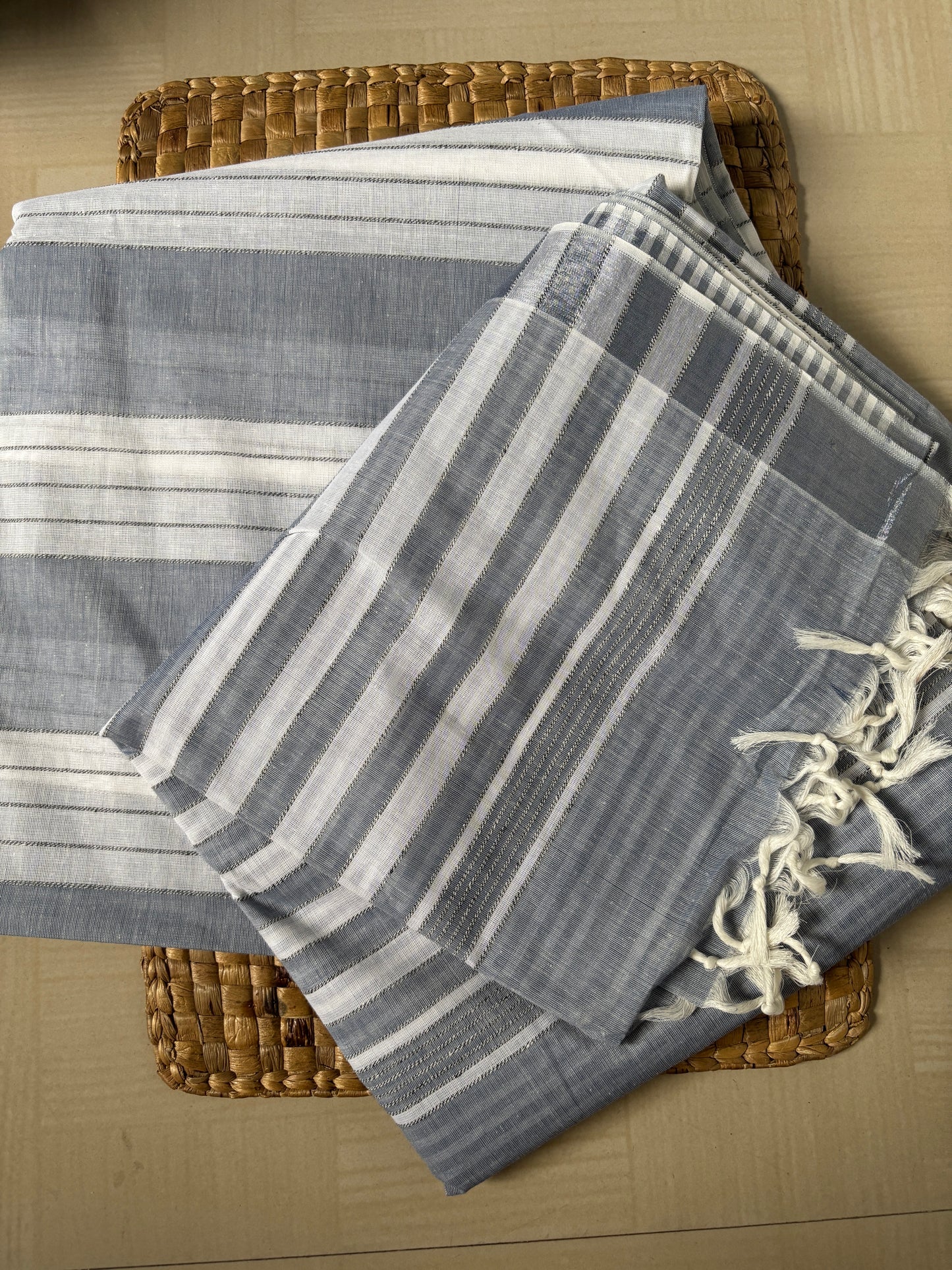 Buy Grey White Cotton Saree online – Grey White Saree front view