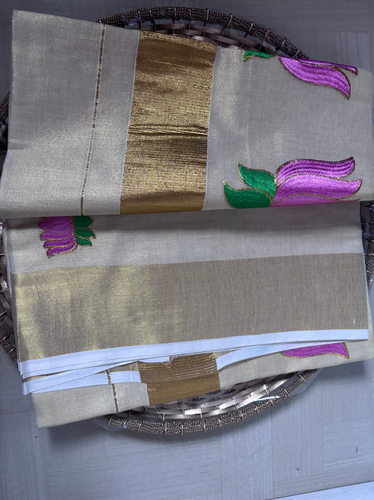 Buy Kasavu Saree with Lotus online – Lotus Kasavu Saree side view