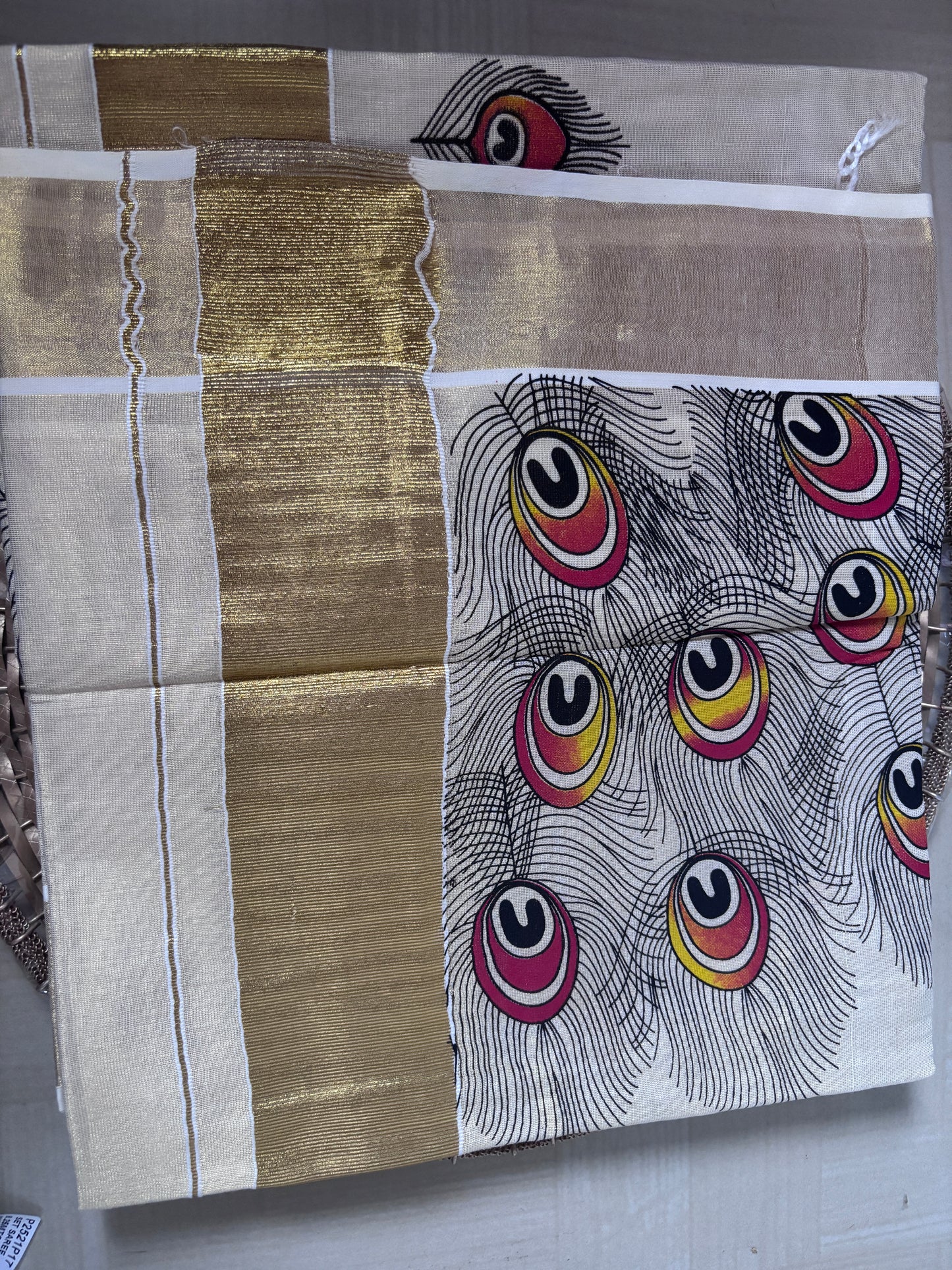 Buy Kerala Kasavu Saree online – Kasavu Saree rear view