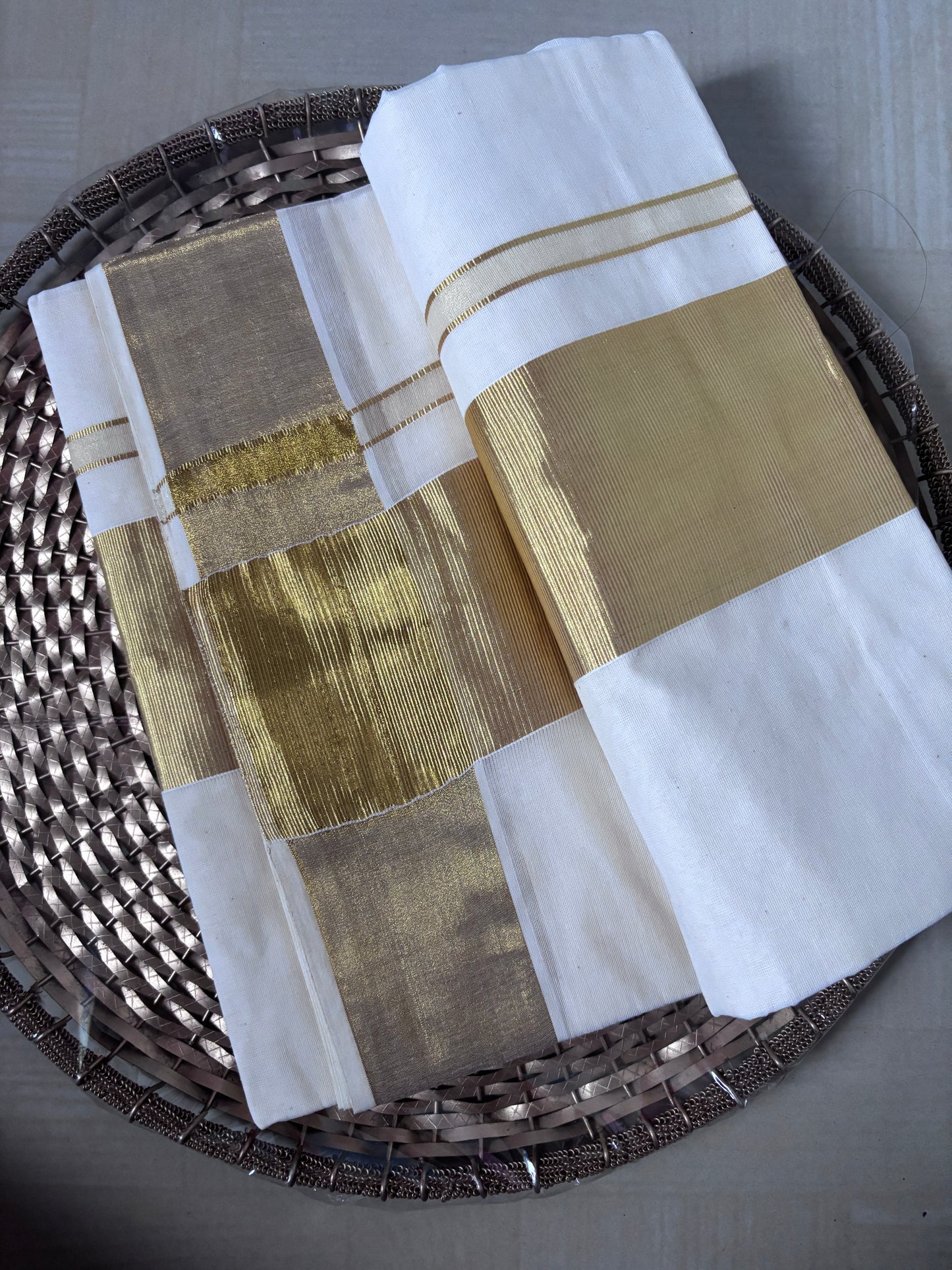 Buy Kerala Kasavu Saree online – Kasavu Saree side view