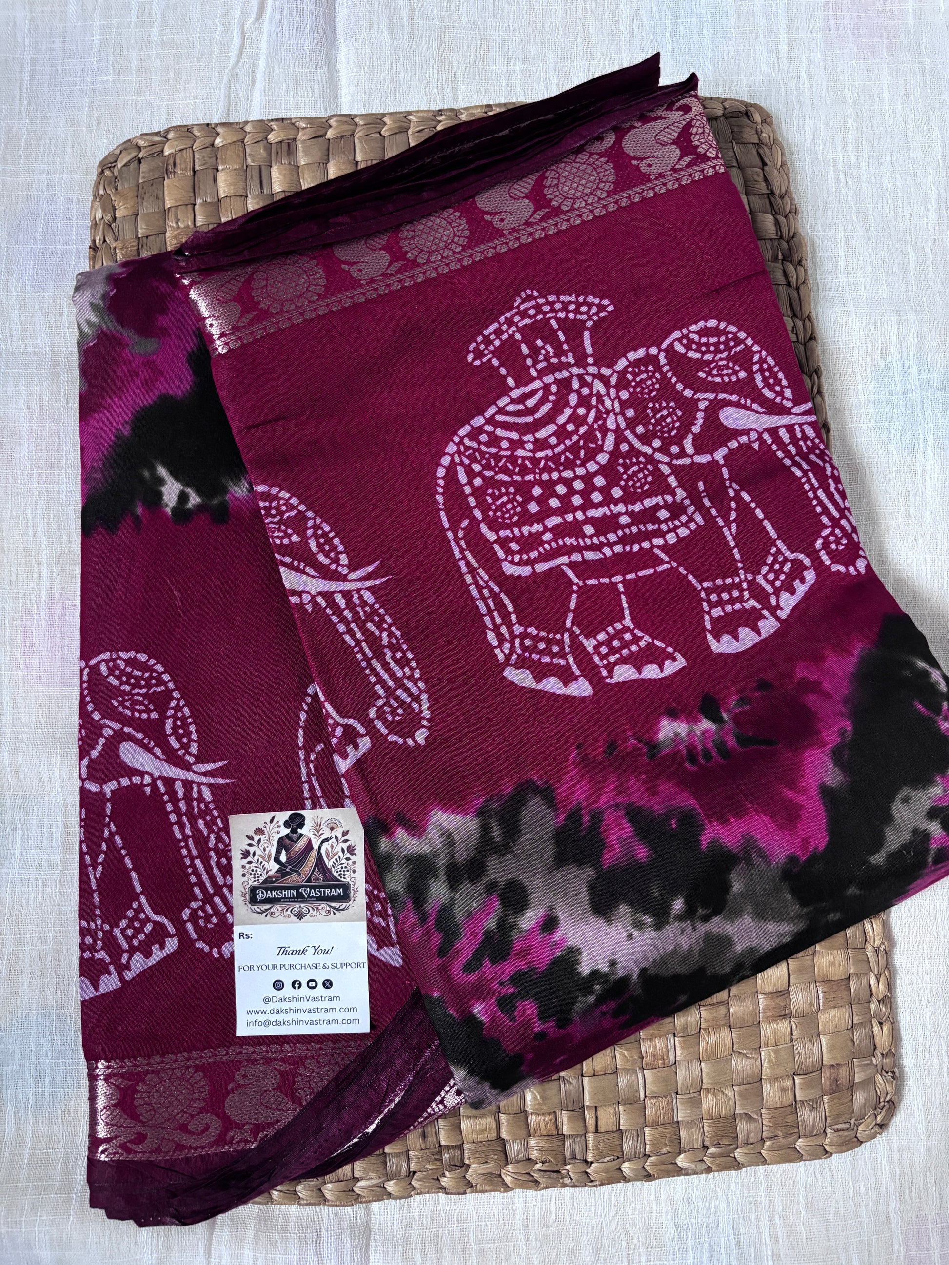 Buy Muslin Cotton Saree – Close-up of fine weaving and craftsmanship