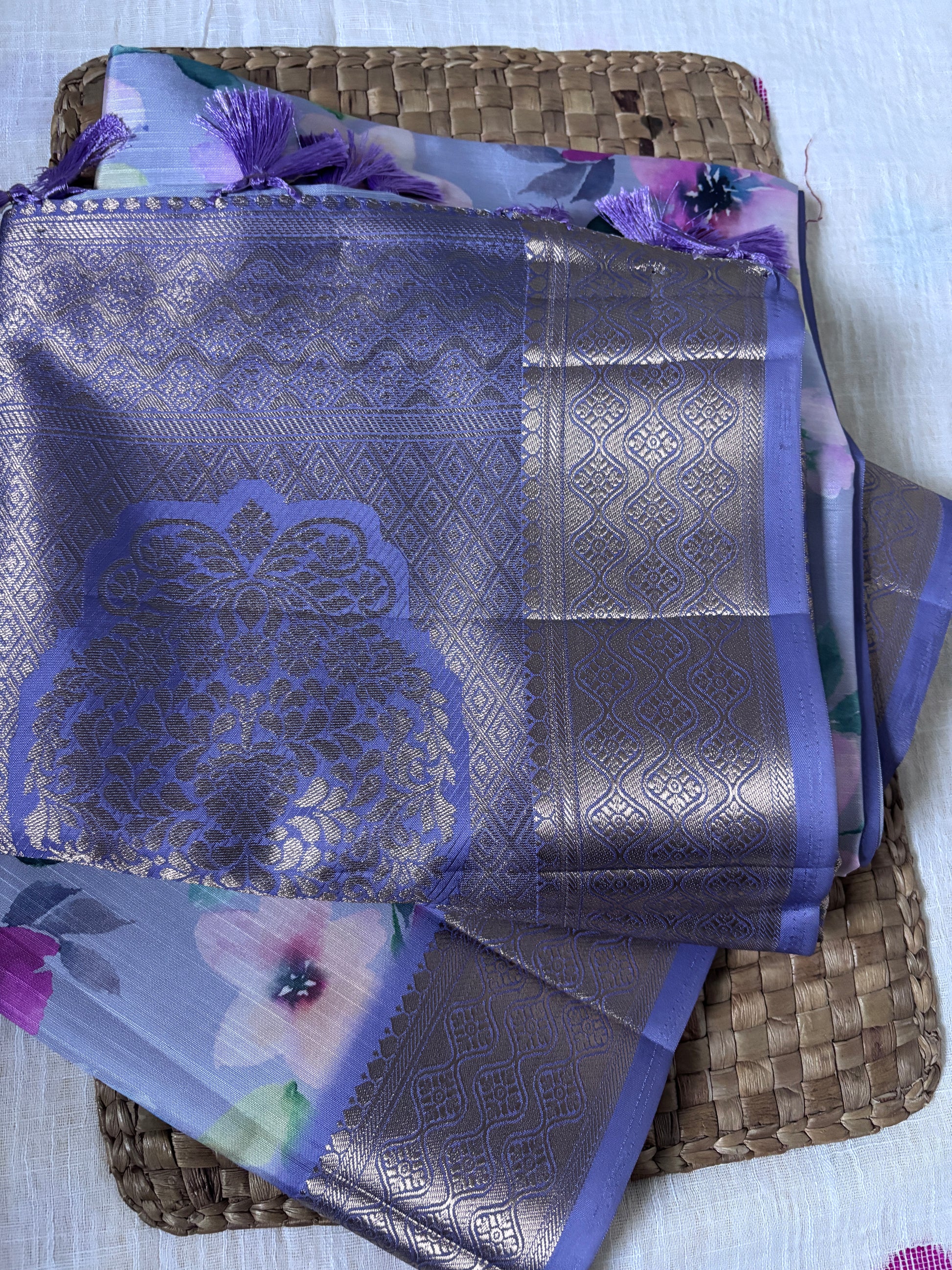 Buy Indian Tussar Sarees – Rear view of natural silk pallu