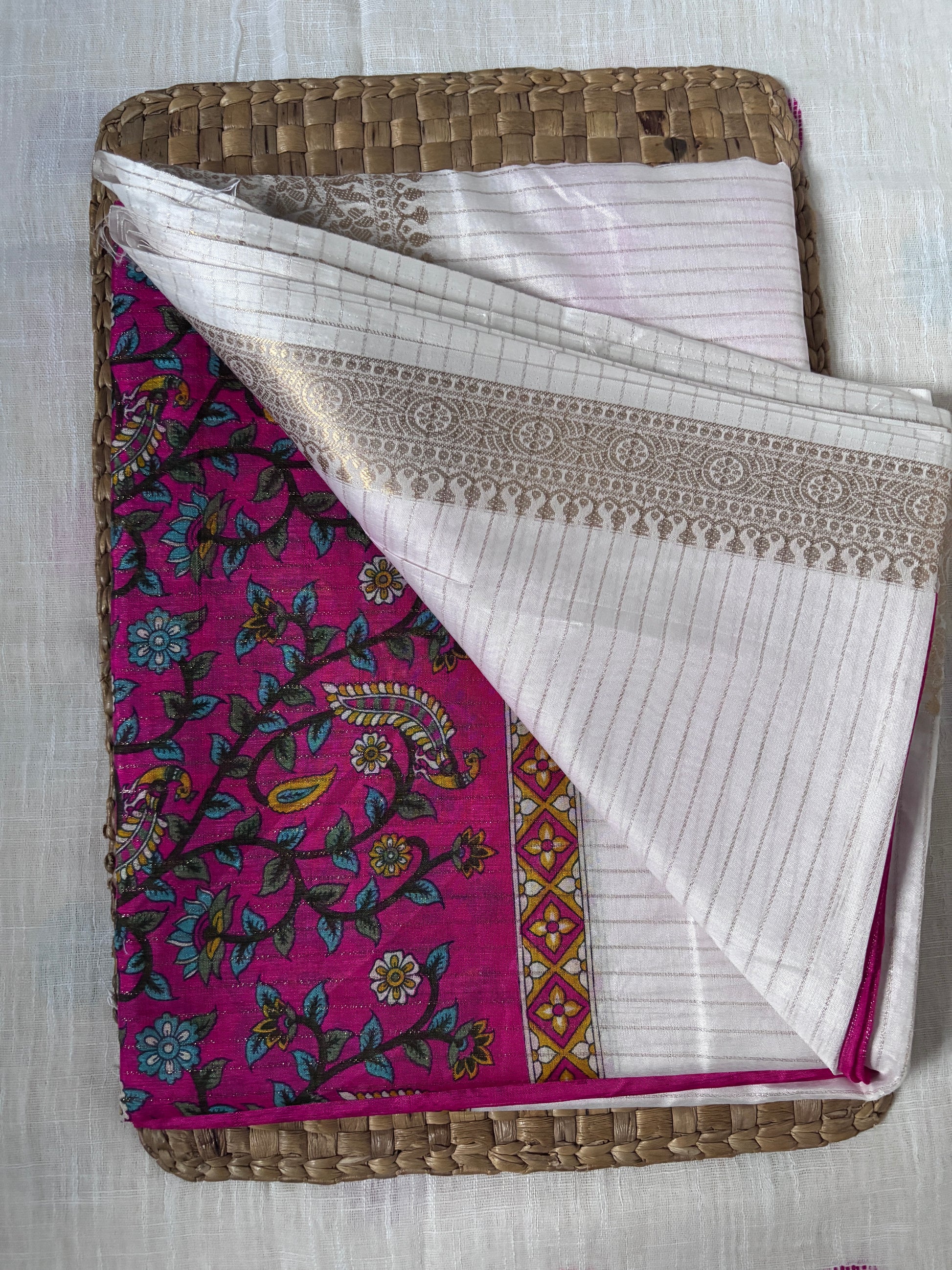 Buy Dola Silk Saree online – Elegant handloom front view