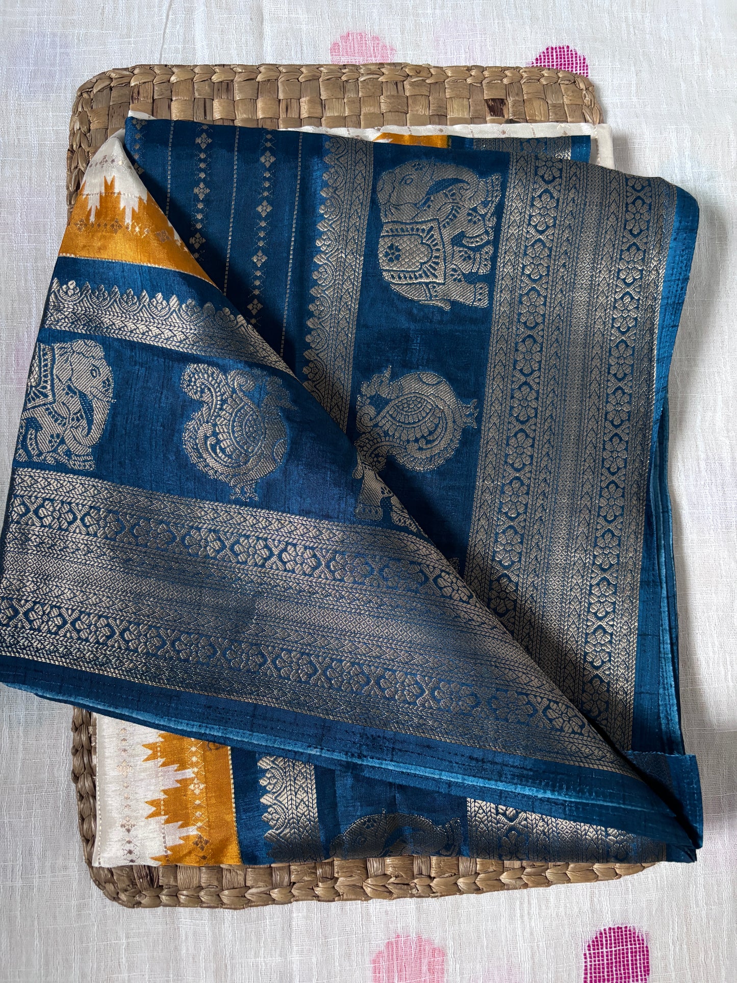 Shop Handloom Dola Silk – Saree and blouse matching set