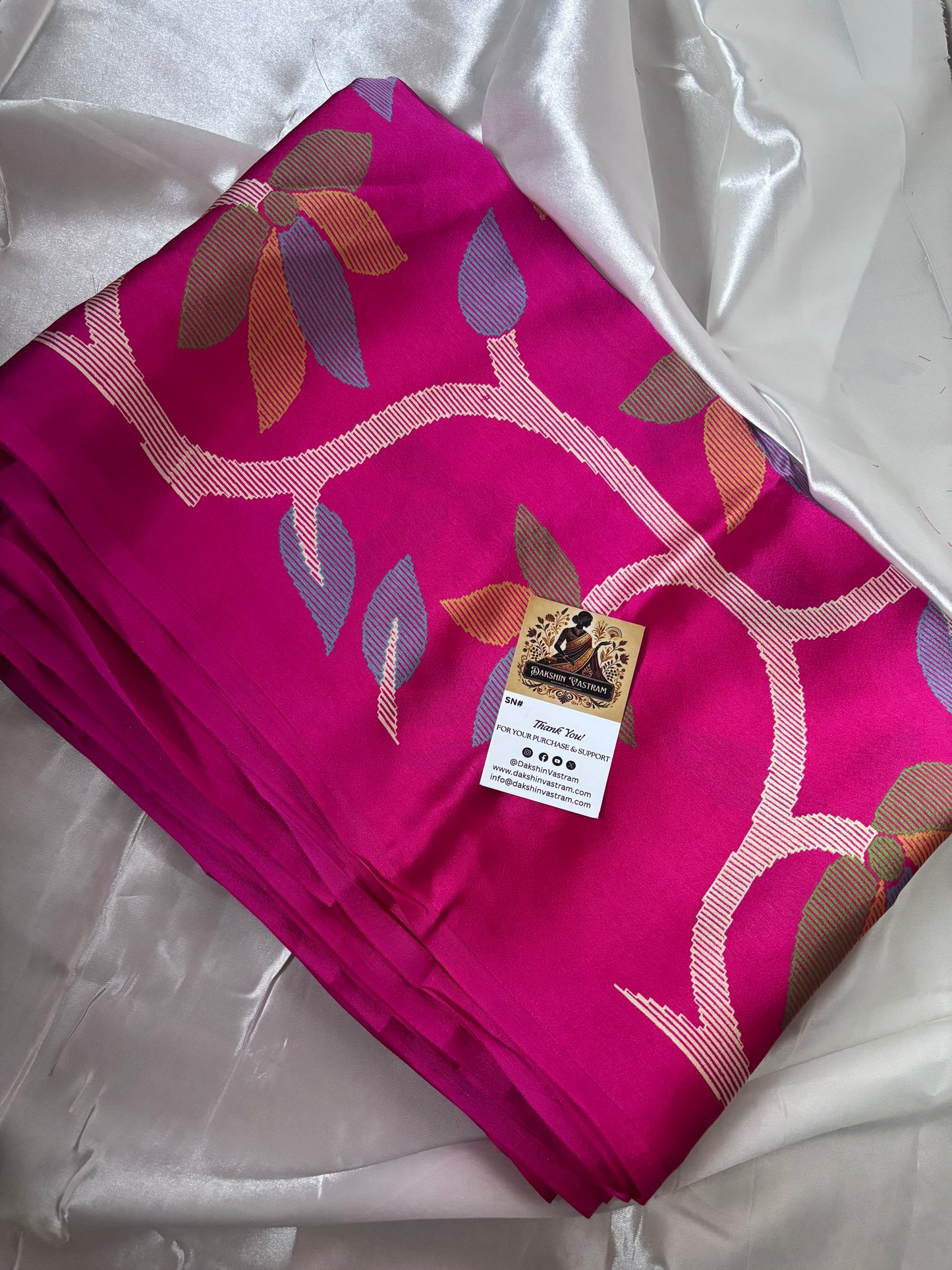Buy Semi Silk Saree – Rear view showcasing pallu design