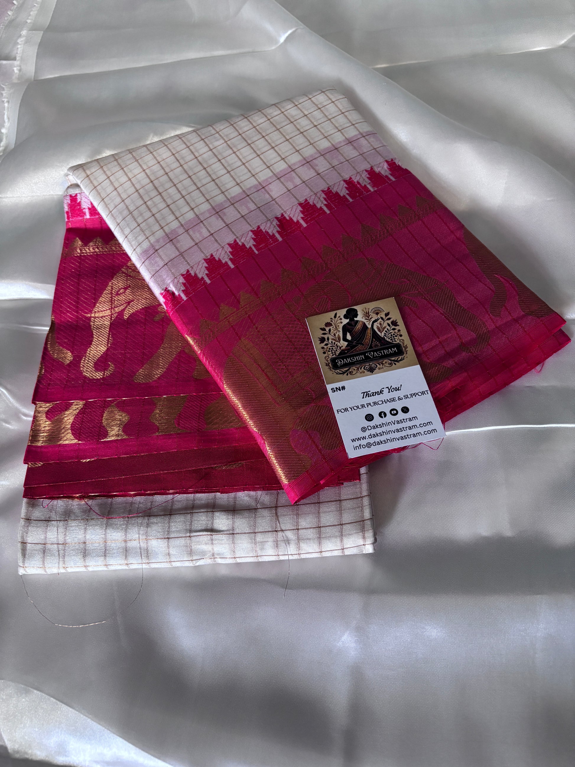 Shop Handloom Dola Silk Saree online – Side view showing pleats and pallu