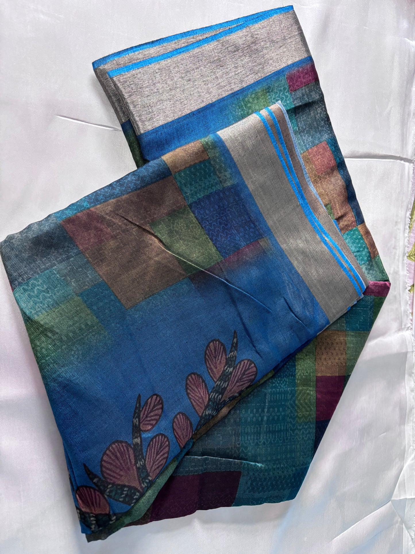 Shop Linen Saree Online – Close-up of handwoven details