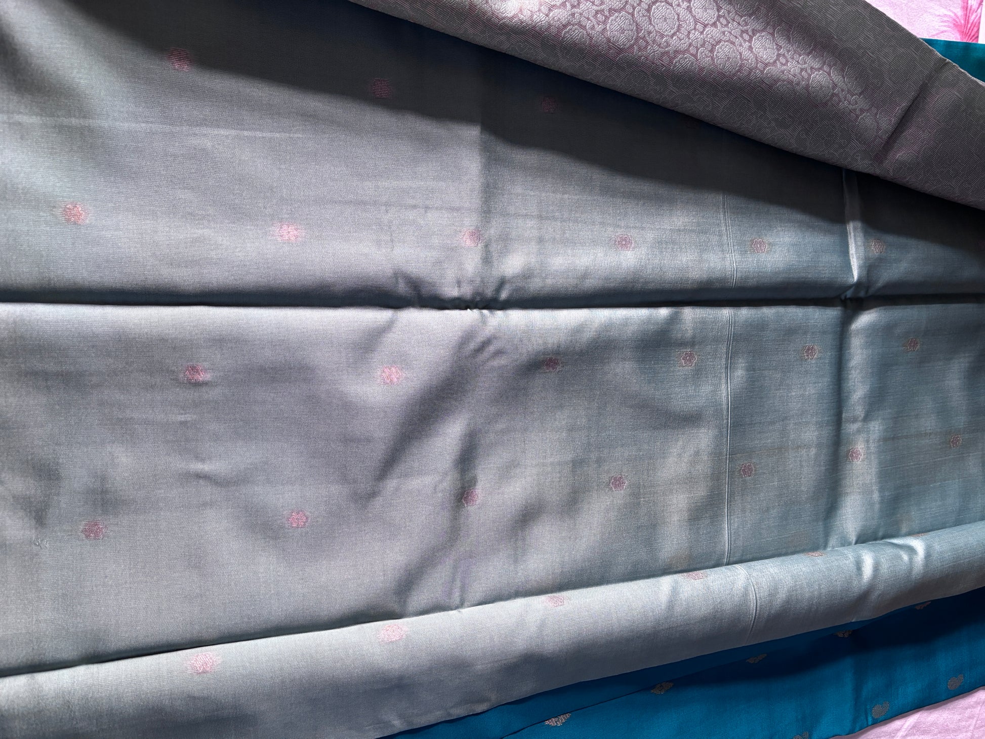 Shop Kanchipuram Saree with blouse – Matching blouse and weave detail