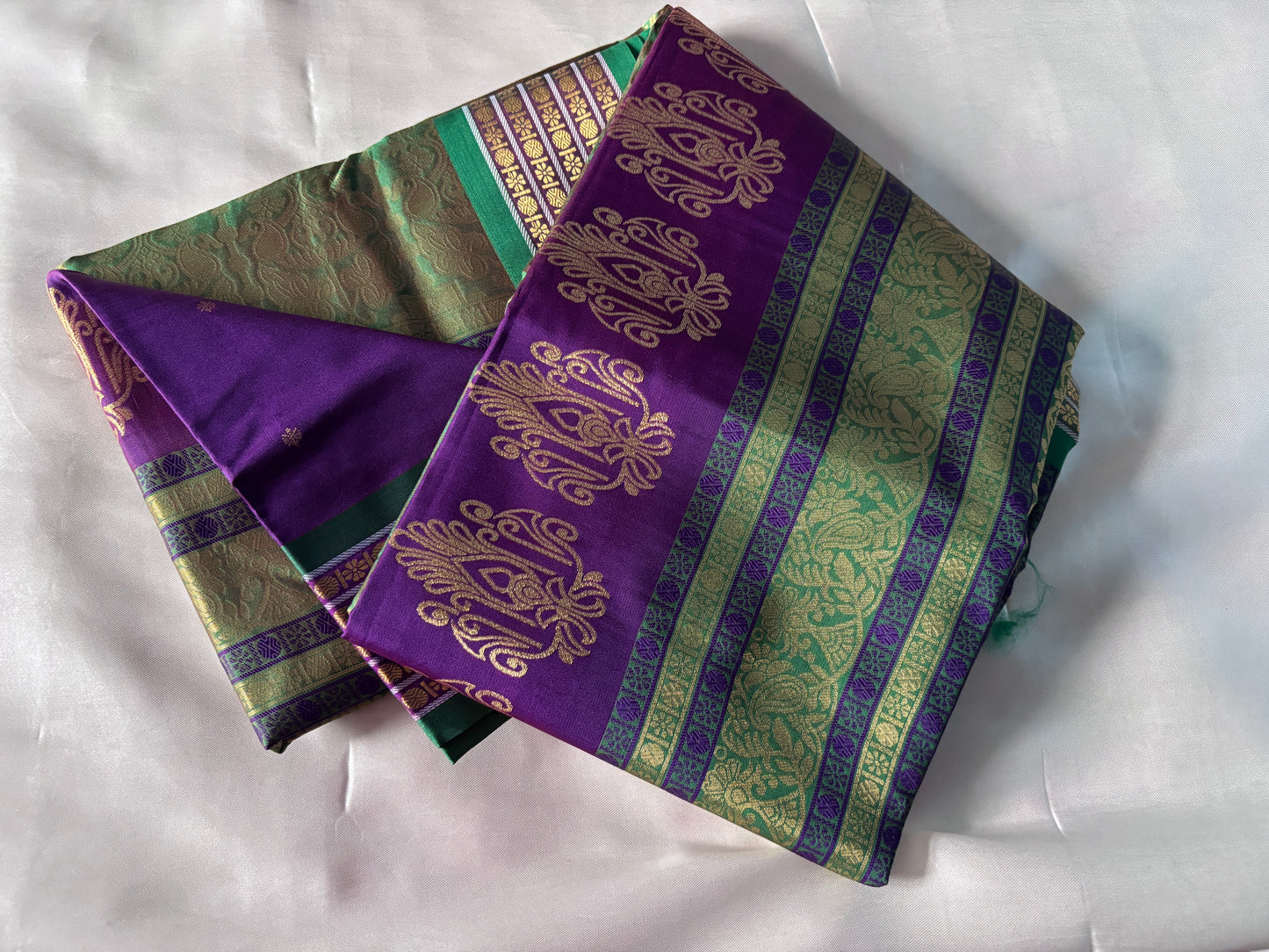Shop Handloom Semi Silk Saree – Pallu and border detailing