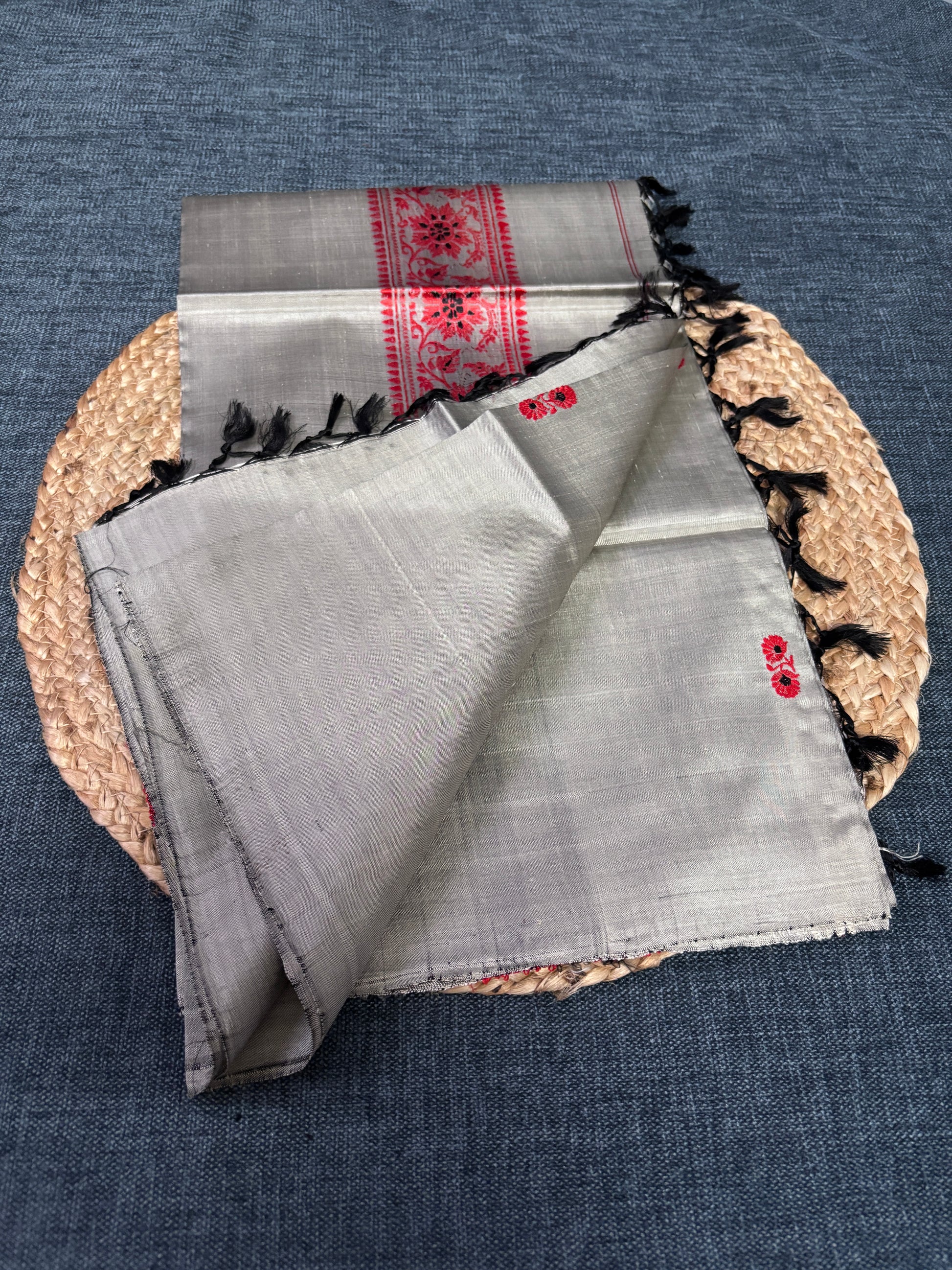 Buy Mulberry Silk Scarf online – full silk scarf display view