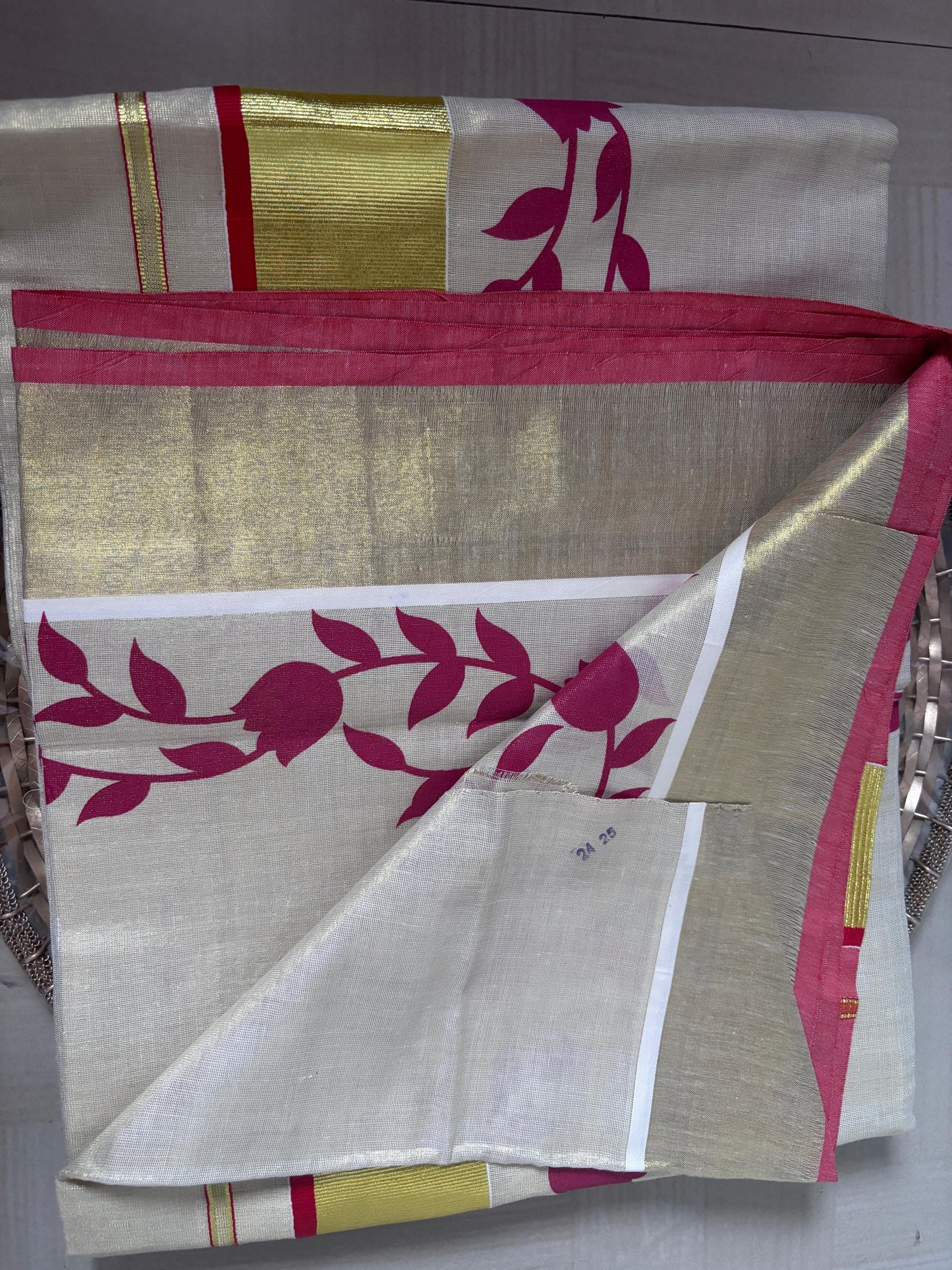 Buy Kasavu Saree online – Kerala Cotton Saree front view