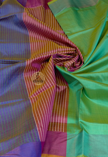 Close-up of handloom weave texture on Bishnupur pure cotton saree, traditional pit loom craftsmanship, Bankura West Bengal