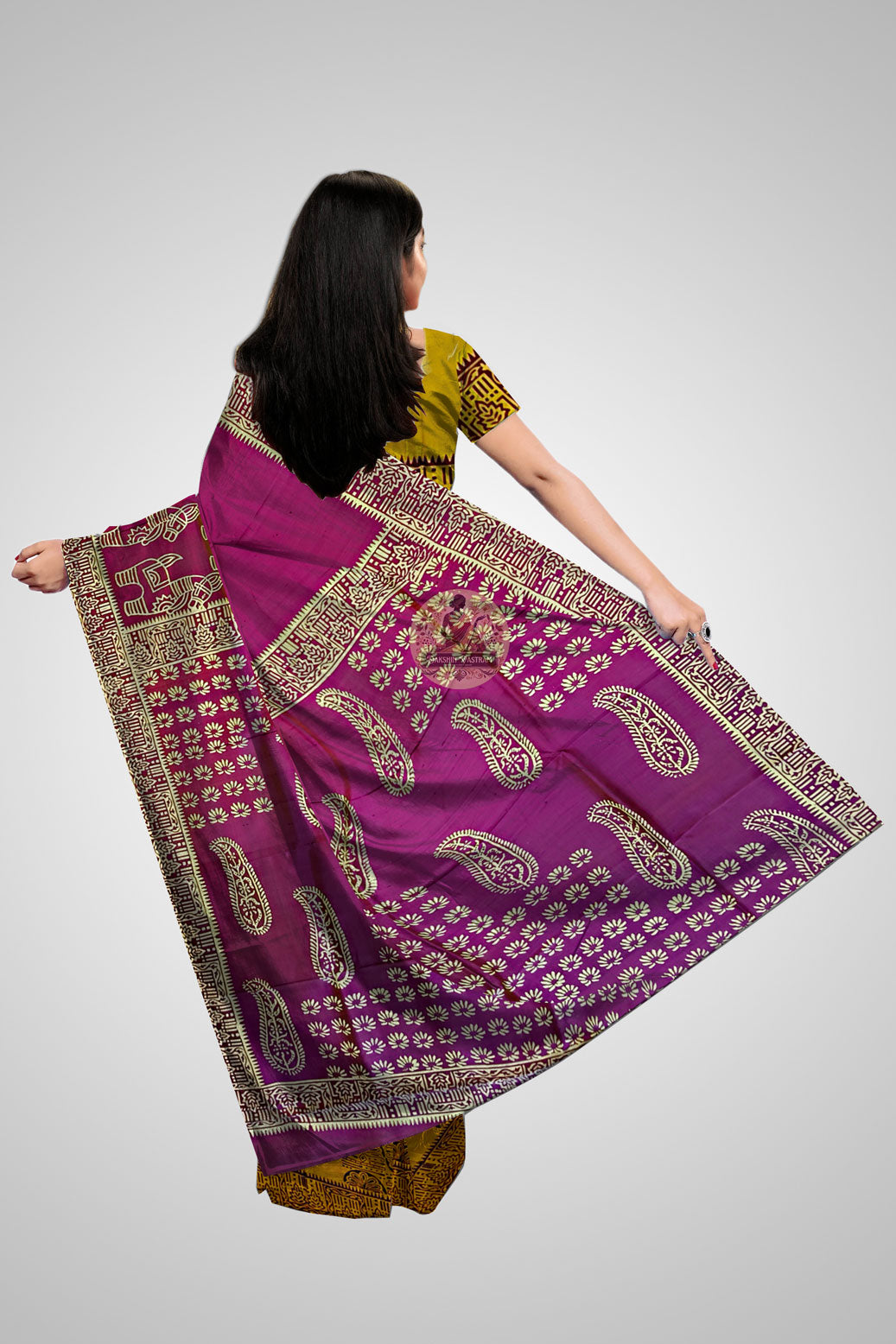 Buy Pure Silk Saree UK – Rear view showing traditional pallu design