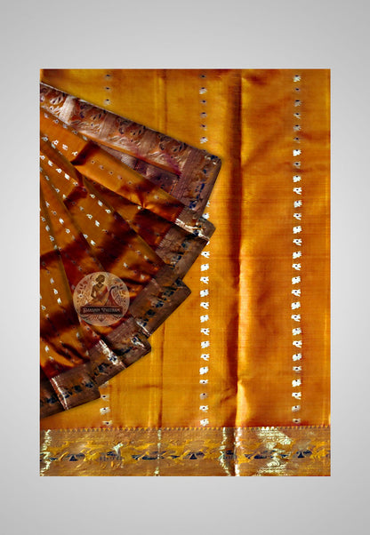 Buy Handloom Swarnachari Silk Saree online – close-up of detailing