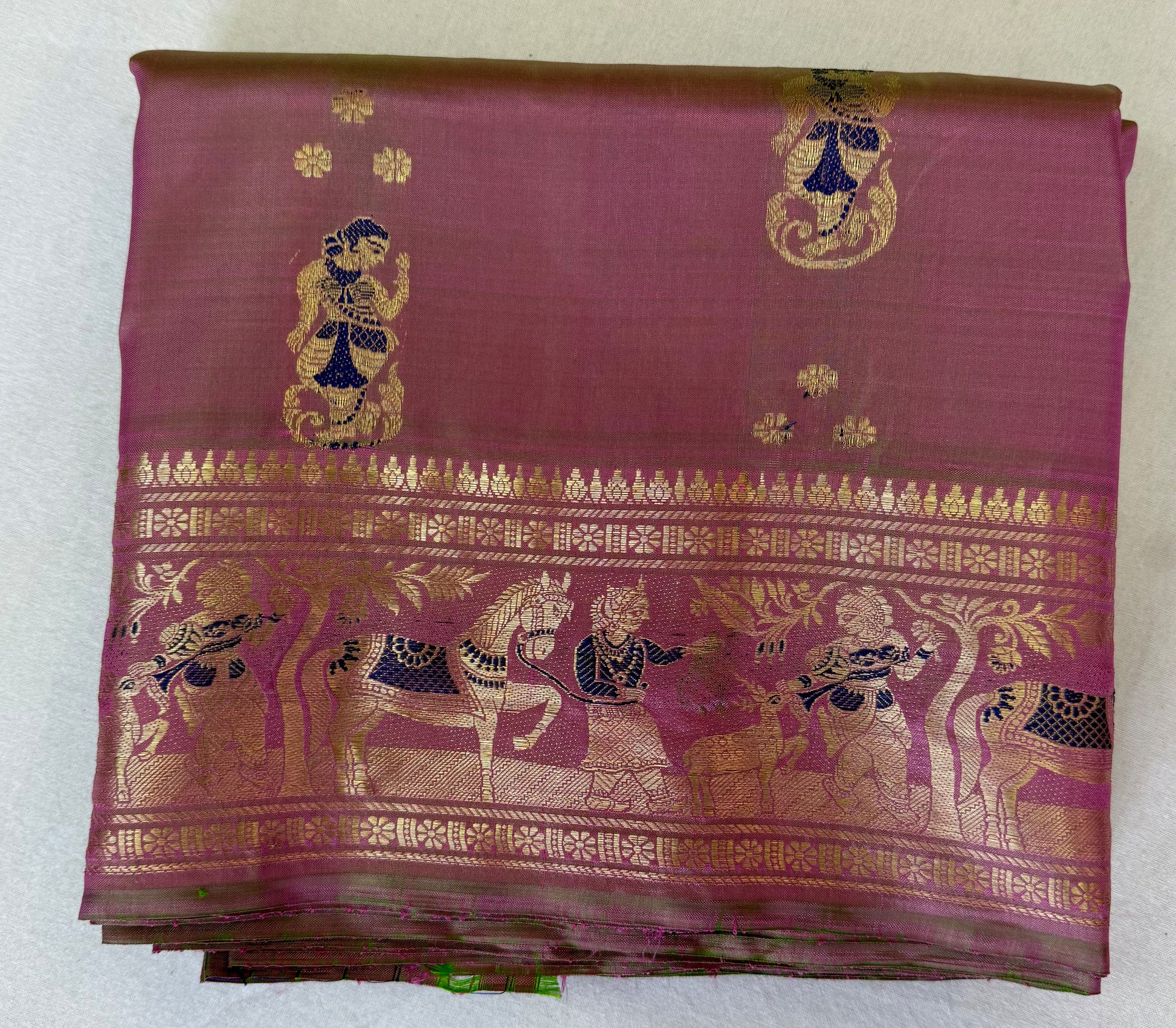 Buy Swarnachari Saree online – Front view of regal handloom design