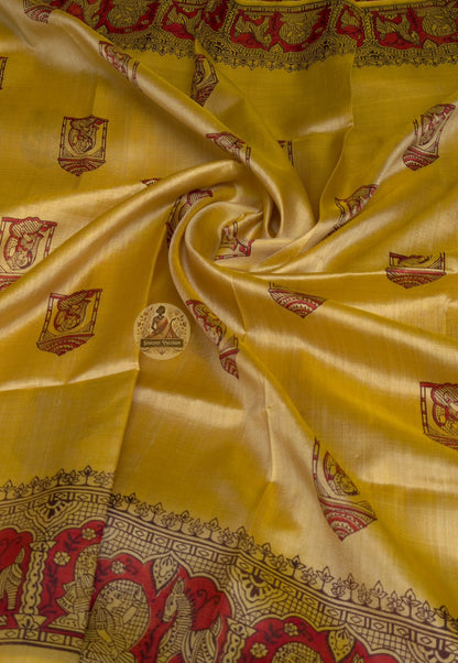 Close-up of handwoven diamond grid pattern with zari accents on Bishnupur Katan Silk Saree border