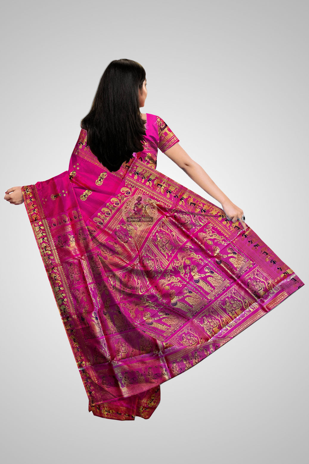 Buy Handloom Swarnachari Sarees – Rear view highlighting traditional pallu