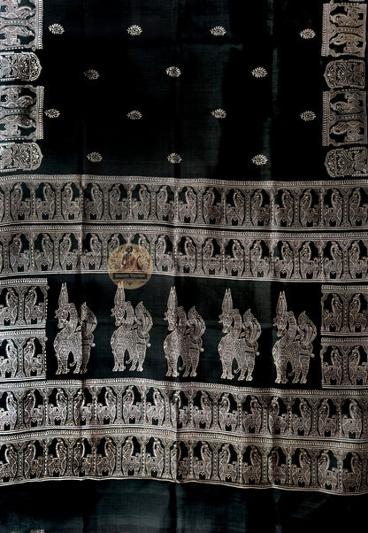 Close-up of handwoven trellis grid with zari water lily buti detail on Bishnupur Katan Silk Saree border
