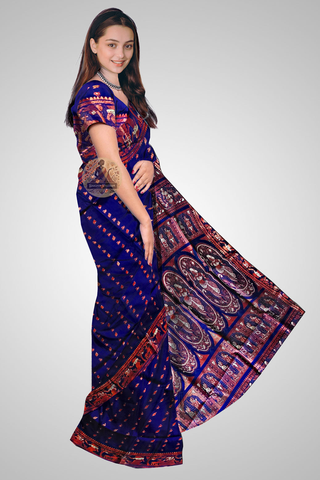 Shop Swarnachari Silk Saree – Side profile showcasing zari work