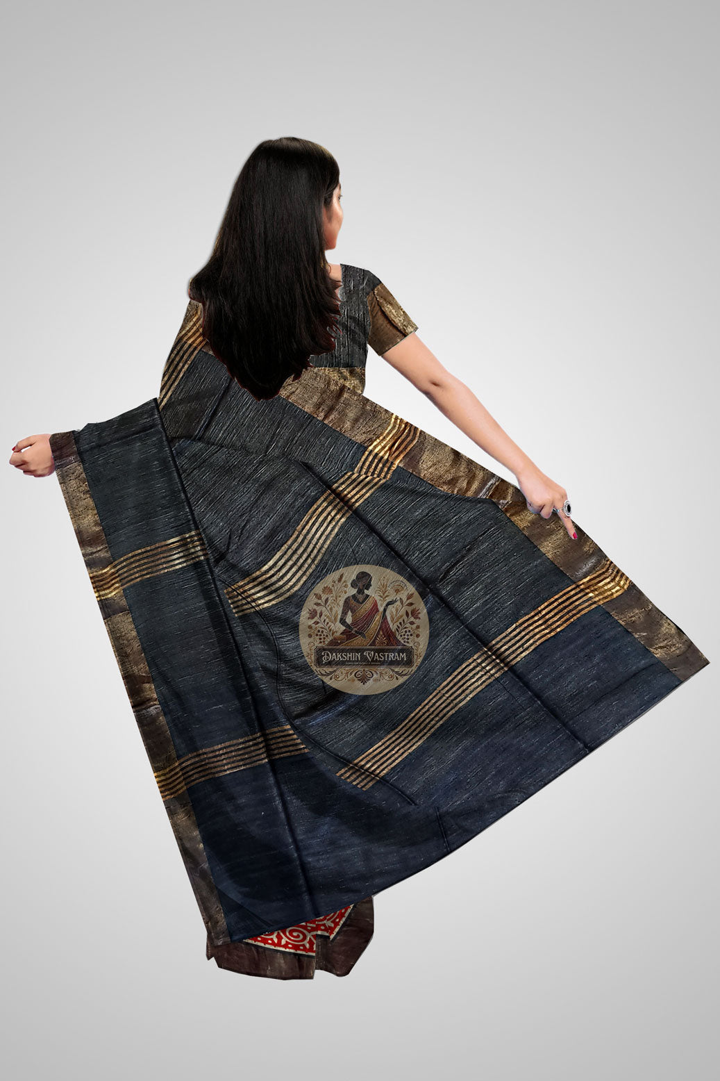 Explore Indian Tussar Sarees – Rear view with traditional pallu