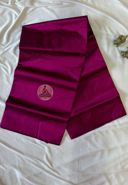 Side view of Bishnupur silk than showing fabric drape and sheen, handloom Bengal silk, lightweight and lustrous