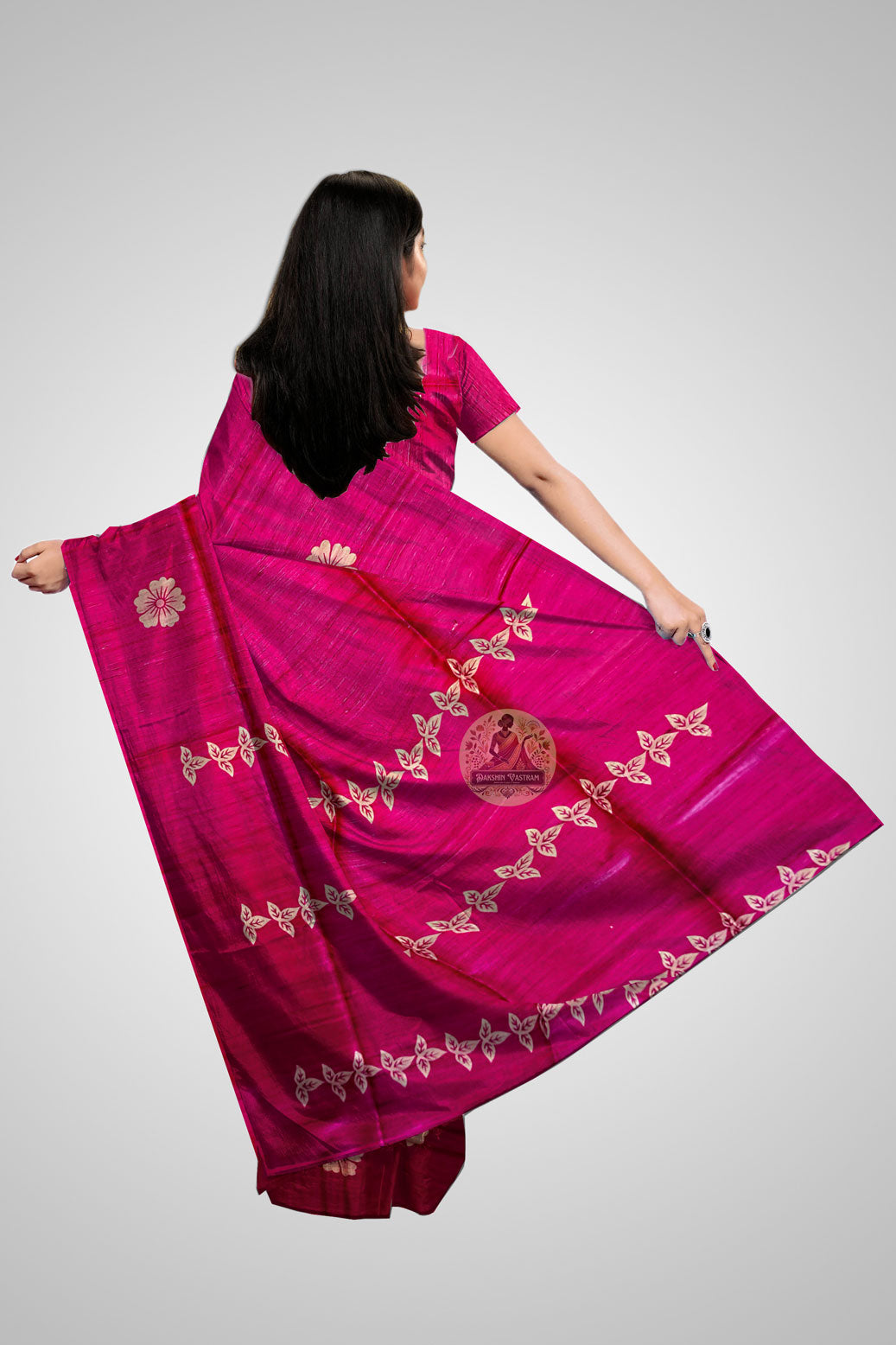Discover Tussar Sarees – Rear view showcasing woven pallu