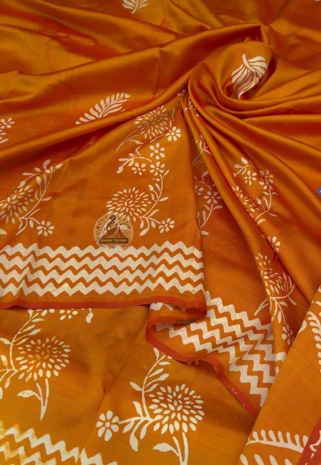 Close-up of Bishnupur Katan silk pallu with hand-woven heritage motifs placed with precision and restraint, drawn from centuries of Bishnupur's folk and temple artistic tradition