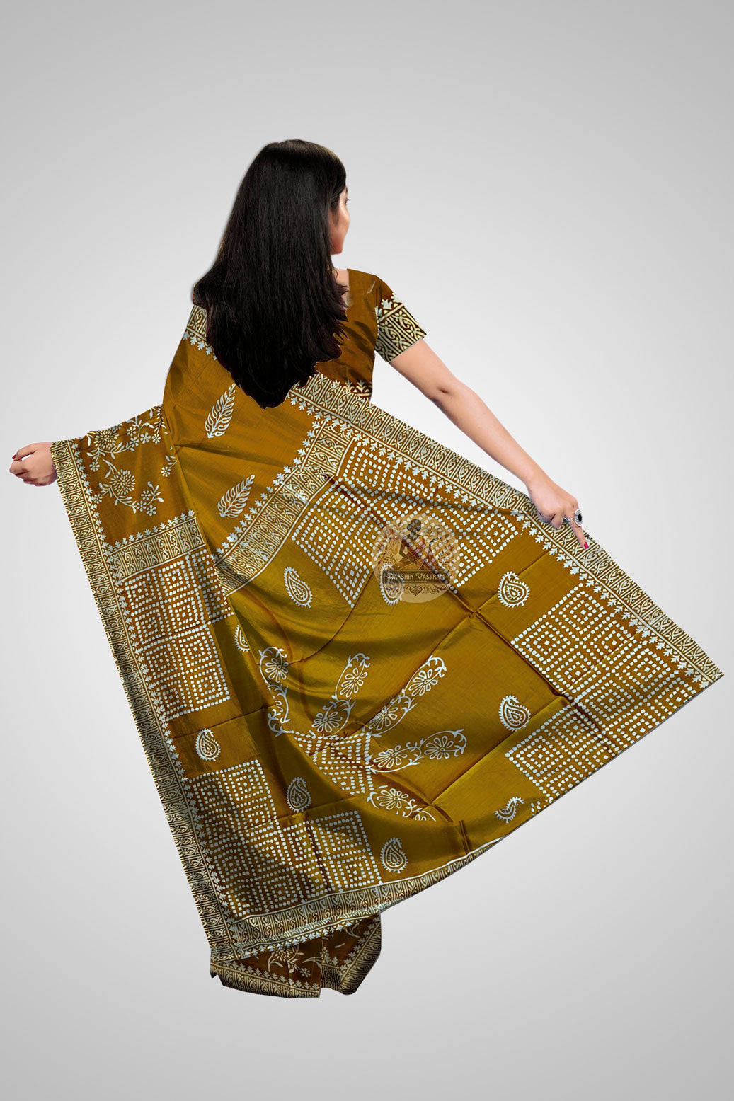 Buy Bengal Silk Saree online – Rear view showing pallu craftsmanship