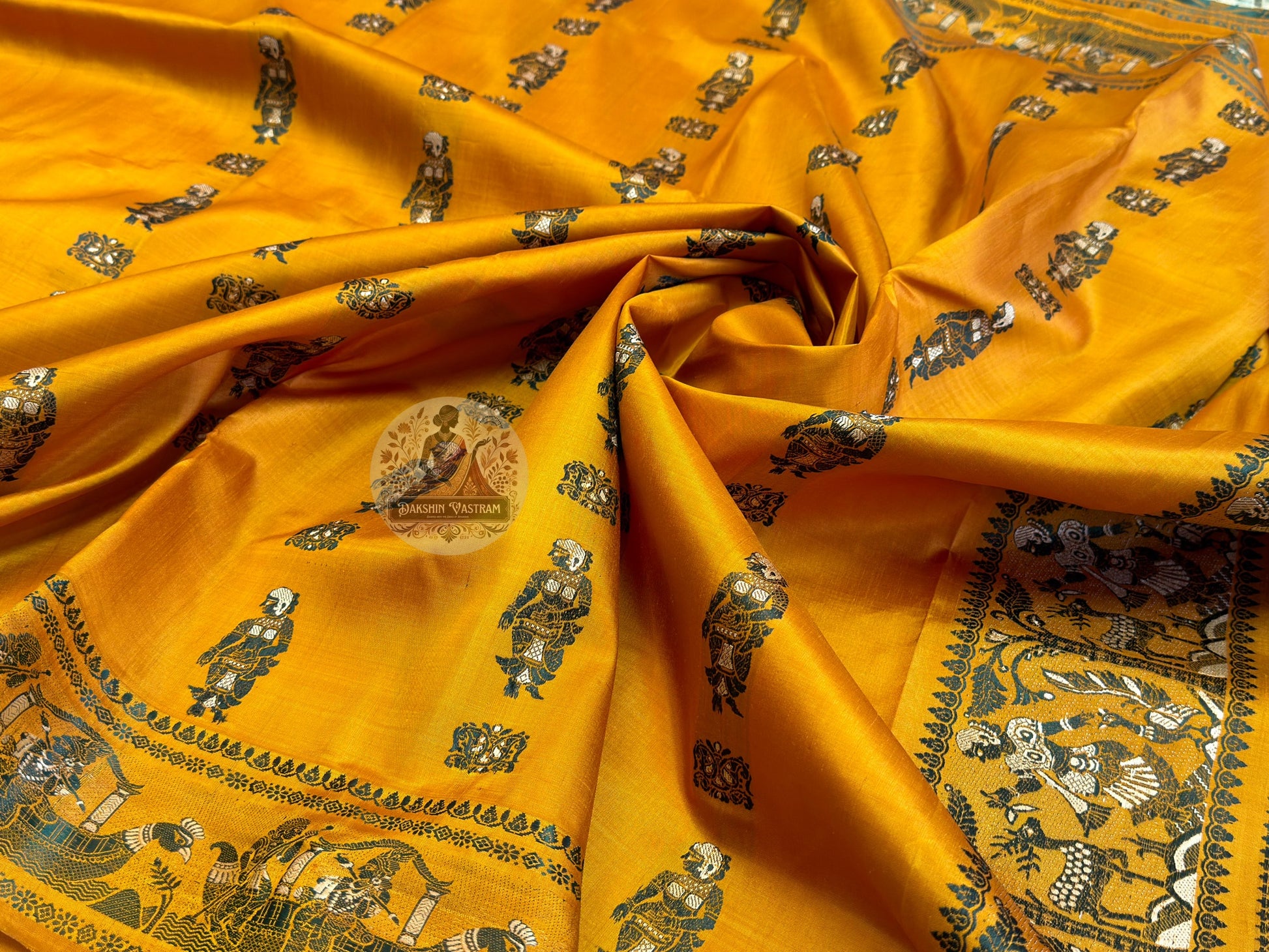 Shop traditional silk saree – pallu design craftsmanship view