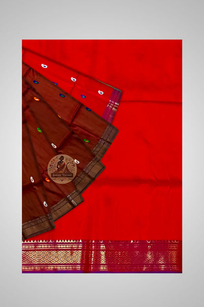 Order Pure Silk Saree online – Detailed weave and pallu view