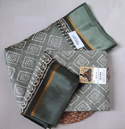 Buy South Indian Saree online – Crochet Linen Saree close-up