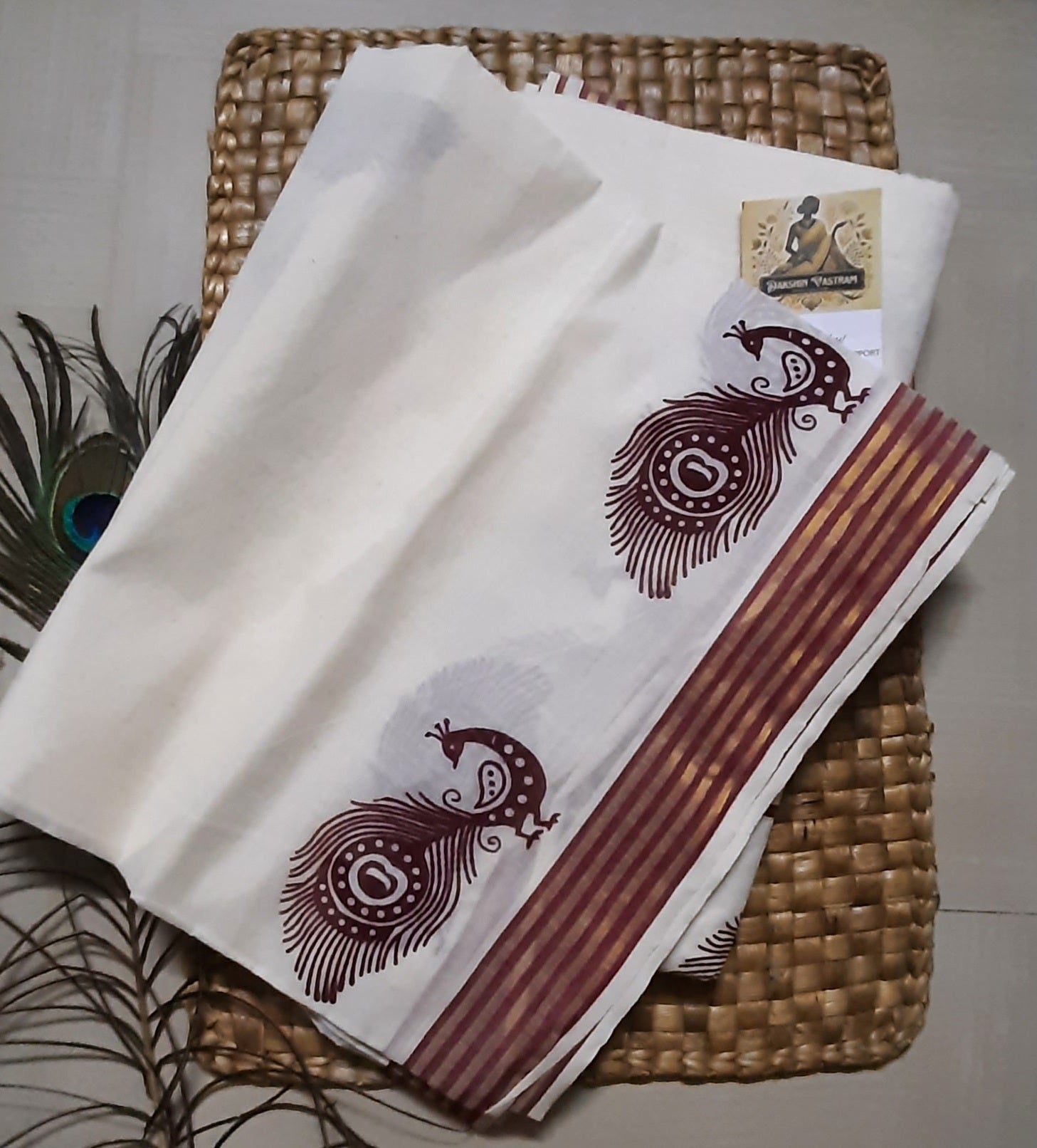 Buy Organic Cotton Kasavu Saree online – Organic Cotton Kasavu Saree side view