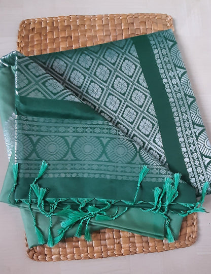 Buy South Indian Saree online – Soft Semi Silk Saree blouse