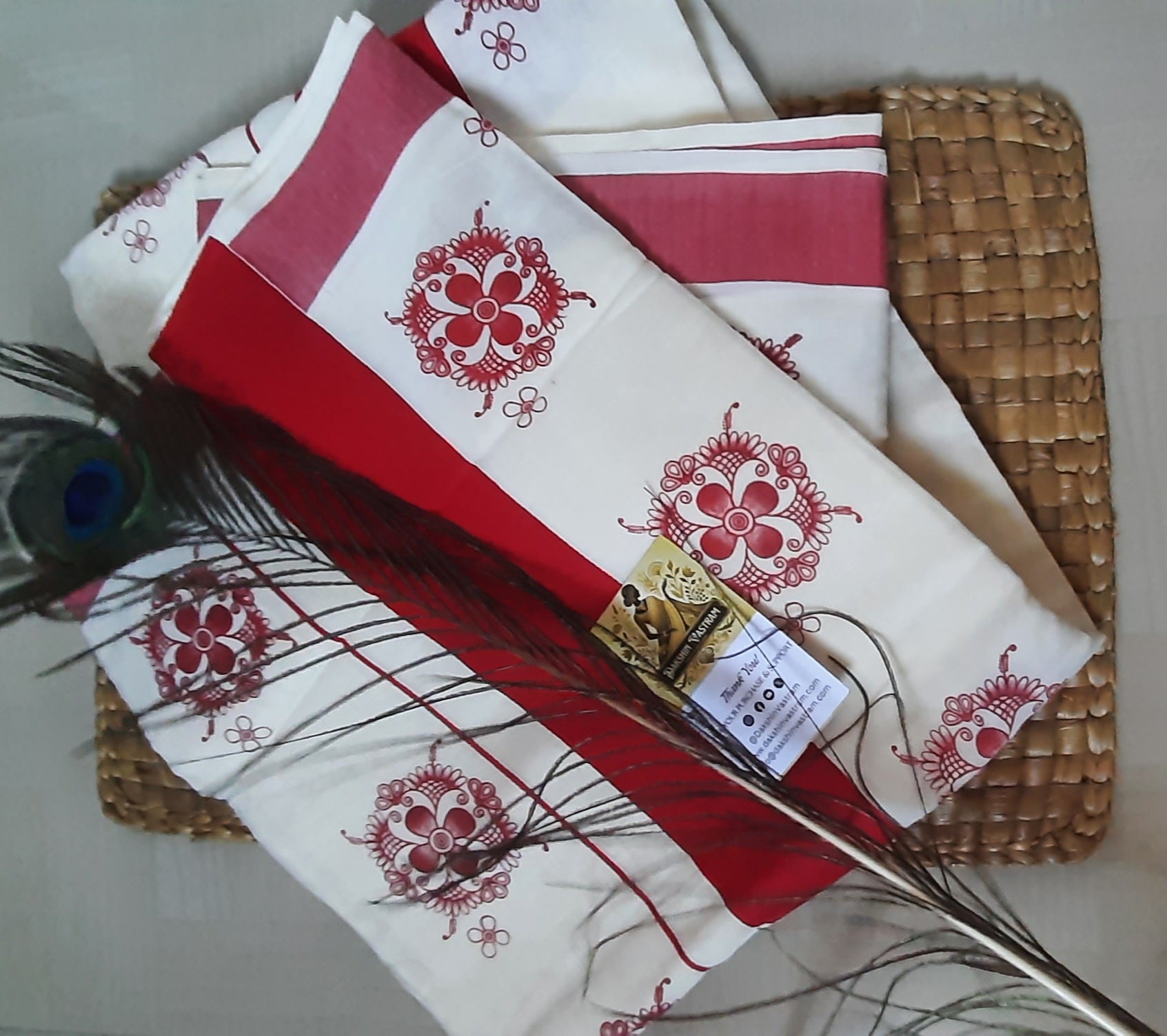 Buy Kasavu Cotton Saree online – 100% Organic Cotton Kasavu Saree side view