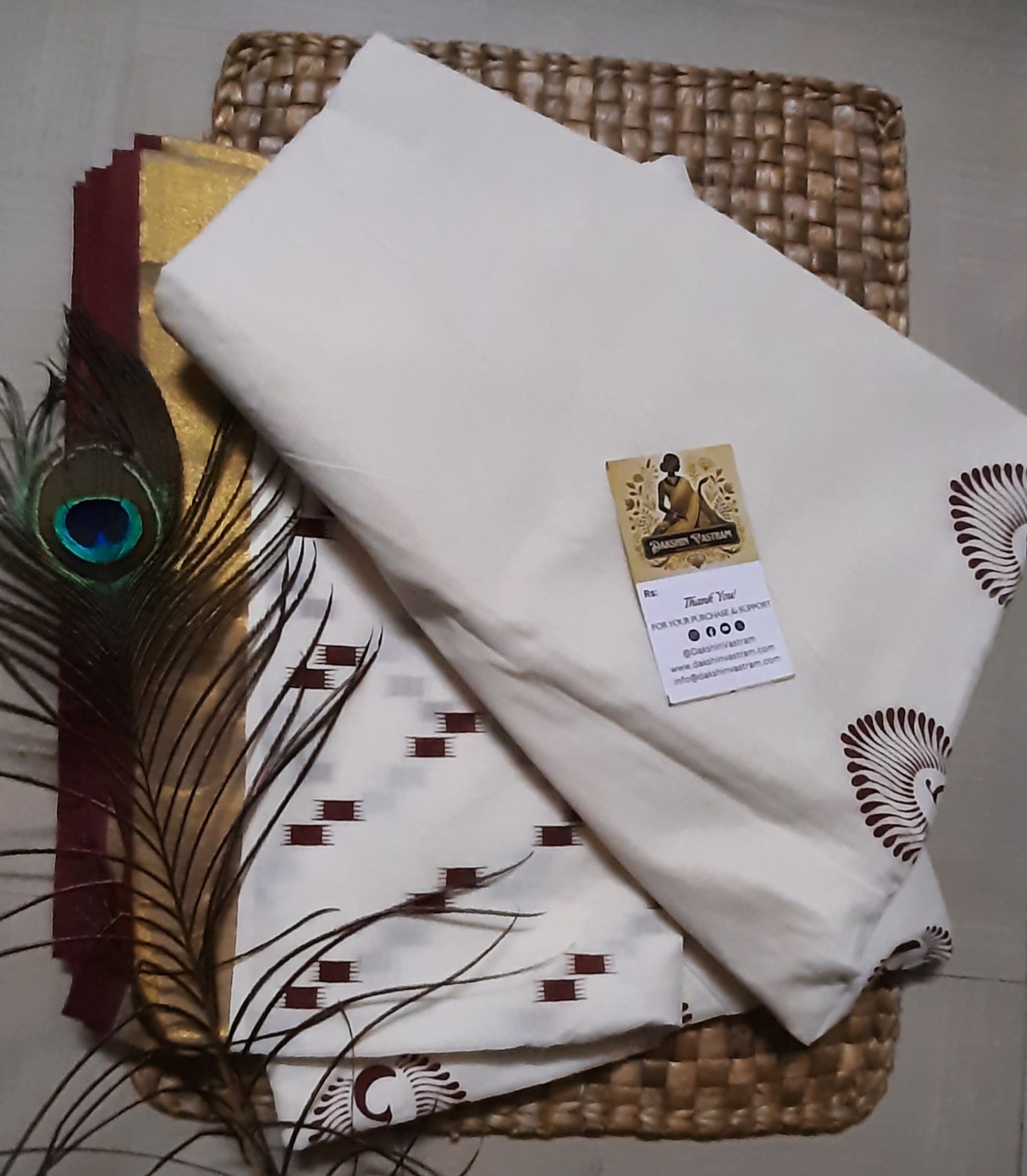Buy Organic Cotton Kasavu Saree online – Organic Cotton Kasavu Saree side view